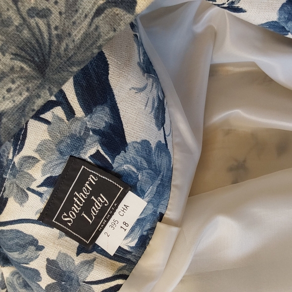 Vintage Southern Lady Blue Floral and Cream Jacket Size 18 - Picture 5 of 6